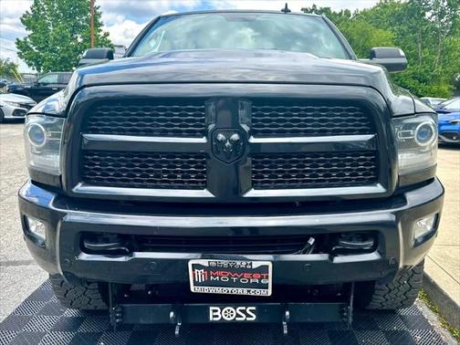 2017 RAM 2500 Laramie Crew Cab 4x4 6'4' Box