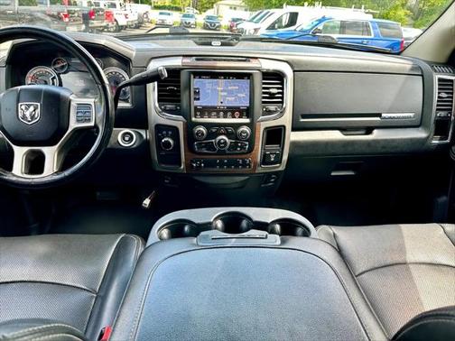 2017 RAM 2500 Laramie Crew Cab 4x4 6'4' Box
