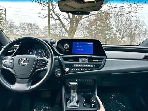 2023 Lexus ES 350 Base