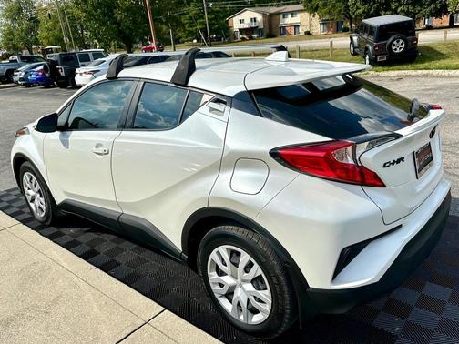 2021 Toyota C-HR LE