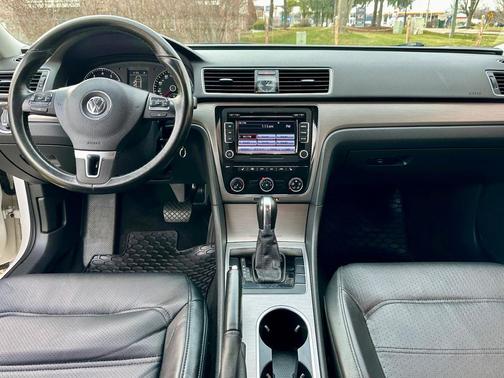 2014 Volkswagen Passat 2.5L SE