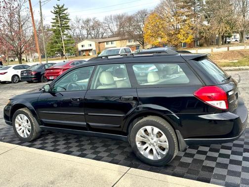 2008 Subaru Outback Base