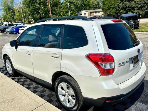 2015 Subaru Forester 2.5i