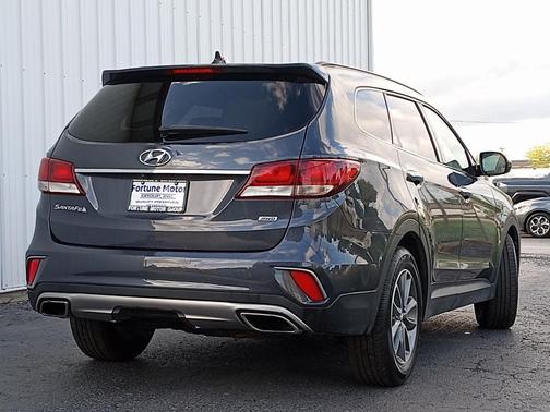 2017 Hyundai SANTA FE SE