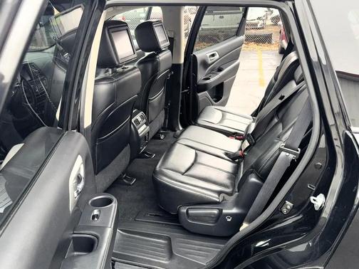 2017 Nissan Pathfinder Platinum