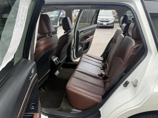 White 2014 Subaru Outback 2.5i Limited