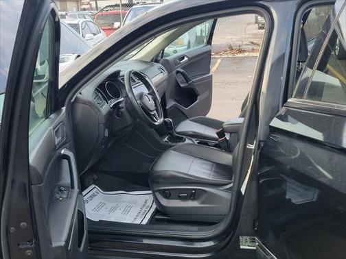 2020 Volkswagen Tiguan 2.0T SE R-Line Black