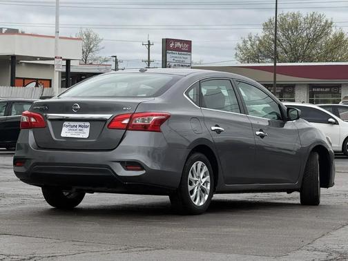 Gray 2019 Nissan Sentra SV