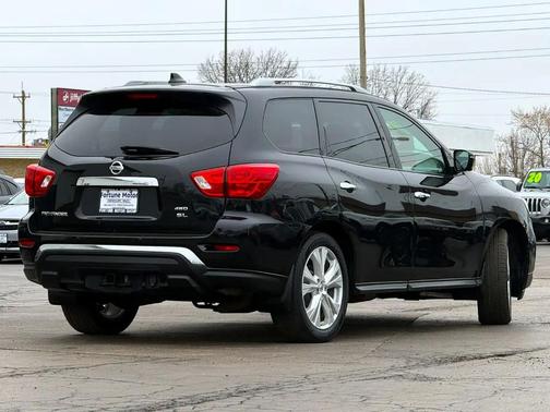 2019 Nissan Pathfinder SL