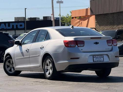 Silver 2015 Chevrolet Malibu 1LS