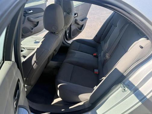 Silver 2015 Chevrolet Malibu 1LS