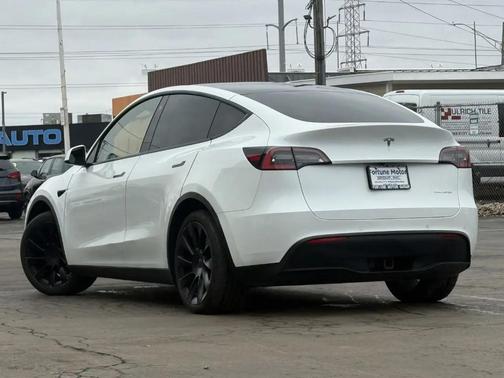 2021 Tesla Model Y Long Range Dual Motor All-Wheel Drive