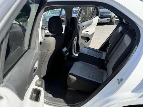 White 2022 Chevrolet Equinox 1LT