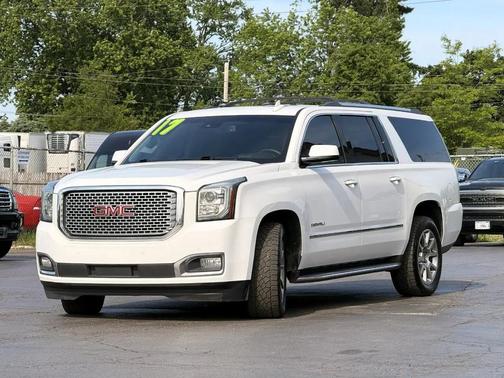 White 2017 GMC Yukon XL Denali