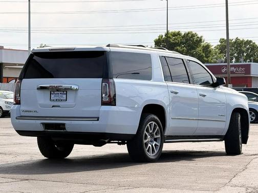 White 2017 GMC Yukon XL Denali