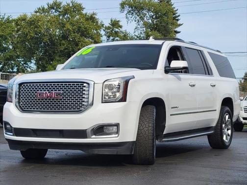 White 2017 GMC Yukon XL Denali