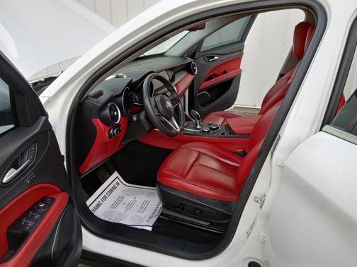 2019 Alfa Romeo Stelvio Base