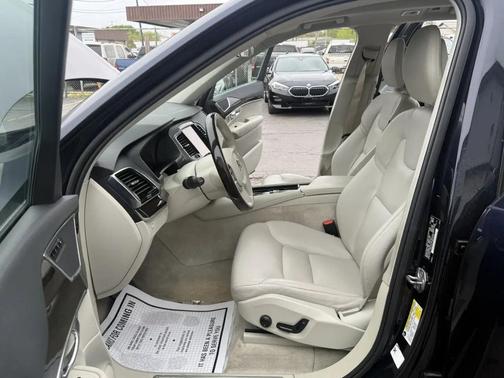 Blue 2016 Volvo XC90 T6 Momentum