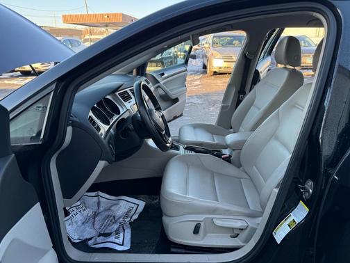 2015 Volkswagen Golf SportWagen TDI S 4-Door