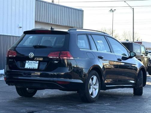 2015 Volkswagen Golf SportWagen TDI S 4-Door