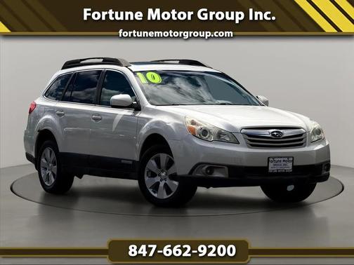 White 2010 Subaru Outback 2.5 i Premium