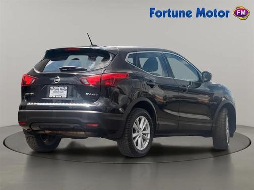 Black 2018 Nissan Rogue Sport SV