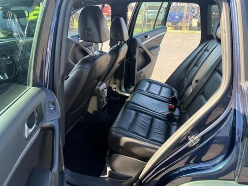 Blue 2015 Volkswagen Tiguan 4MOTION Auto R-Line