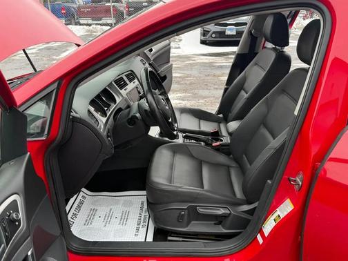 2015 Volkswagen Golf Auto TSI SE