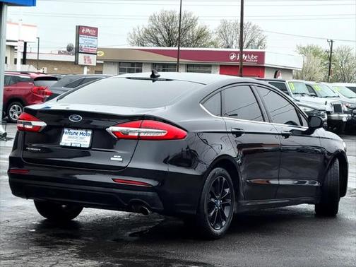 2020 Ford Fusion SE