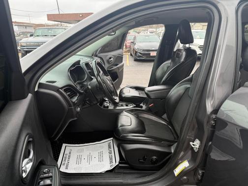 2020 Jeep Cherokee Trailhawk