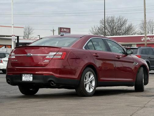 2015 Ford Taurus SEL