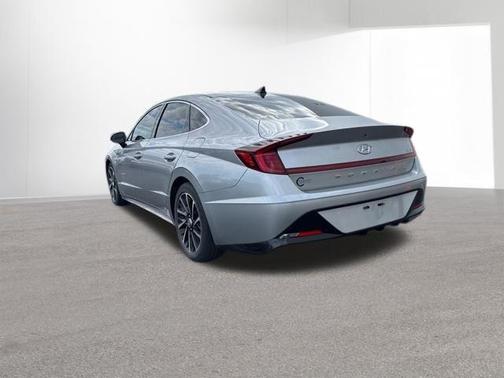 Shimmering Silver Pearl 2021 Hyundai SONATA SEL Plus