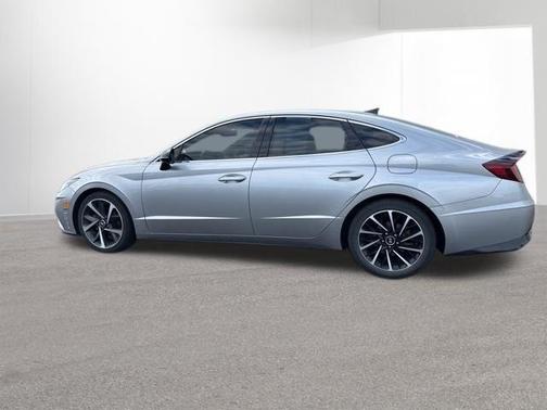 Shimmering Silver Pearl 2021 Hyundai SONATA SEL Plus