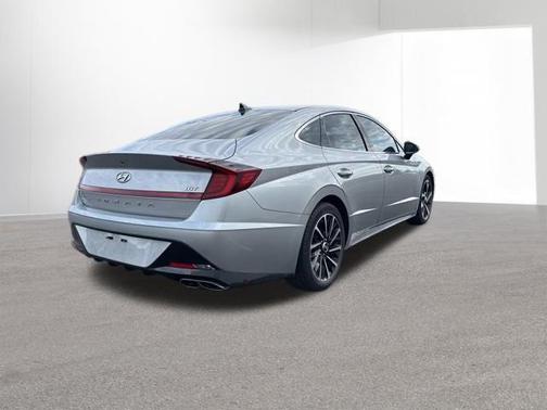 Shimmering Silver Pearl 2021 Hyundai SONATA SEL Plus