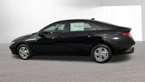 Black 2026 Hyundai ELANTRA SE