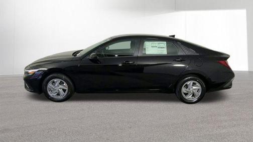 Black 2026 Hyundai ELANTRA SE