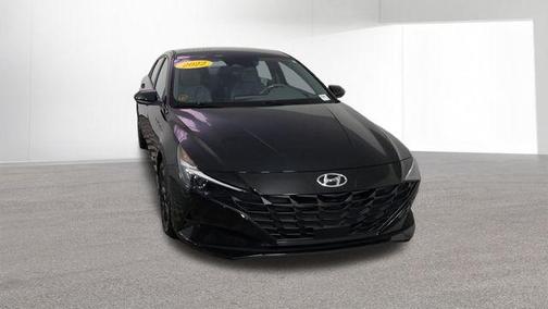 Phantom Black 2022 Hyundai ELANTRA SEL