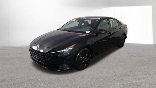 Phantom Black 2022 Hyundai ELANTRA SEL