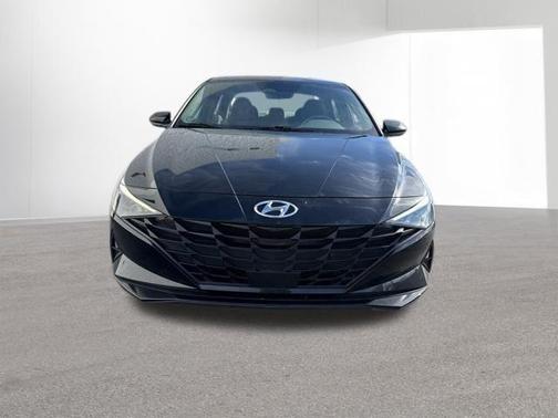 Phantom Black 2022 Hyundai ELANTRA SEL