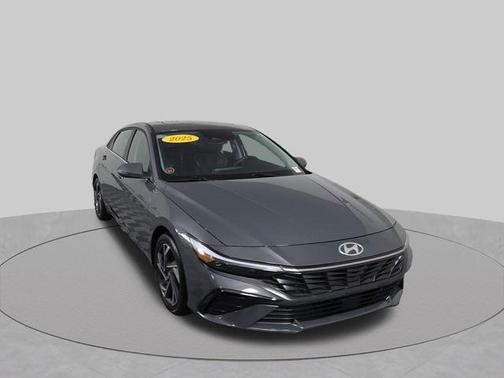 Gray Pearl 2025 Hyundai ELANTRA HEV Limited