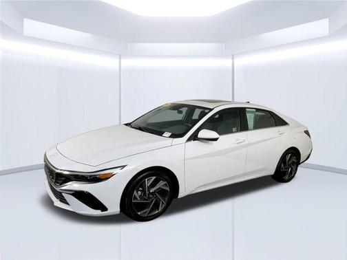 White 2025 Hyundai ELANTRA SEL Convenience