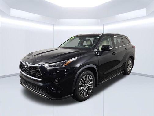 Midnight Black Metallic 2022 Toyota Highlander Platinum
