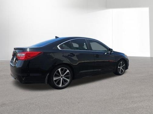 Crystal Black Silica 2016 Subaru Legacy 2.5i Limited