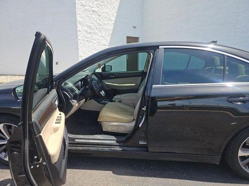 Crystal Black Silica 2016 Subaru Legacy 2.5i Limited