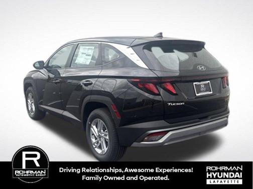 Phantom Black 2026 Hyundai TUCSON SE