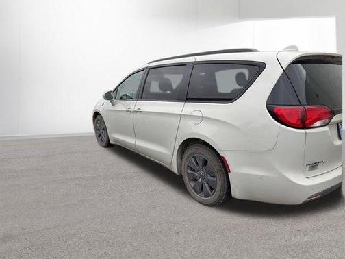 2020 Chrysler Pacifica Hybrid Limited