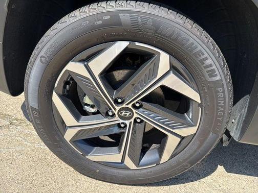 Black Pearl 2024 Hyundai TUCSON Hybrid Limited