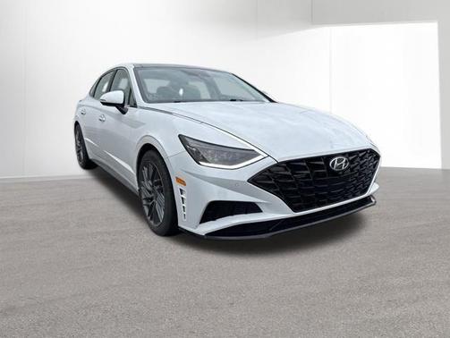 Quartz White 2022 Hyundai SONATA Limited