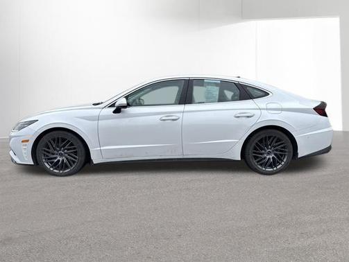 Quartz White 2022 Hyundai SONATA Limited