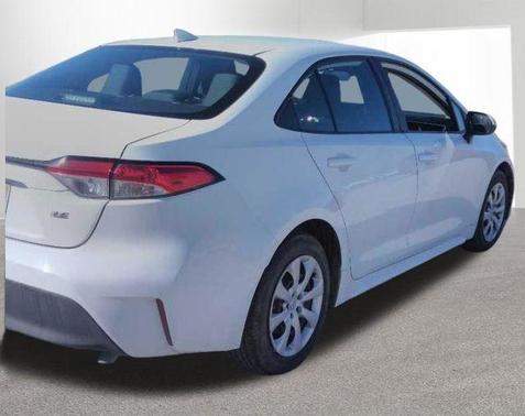 Ice 2024 Toyota Corolla LE